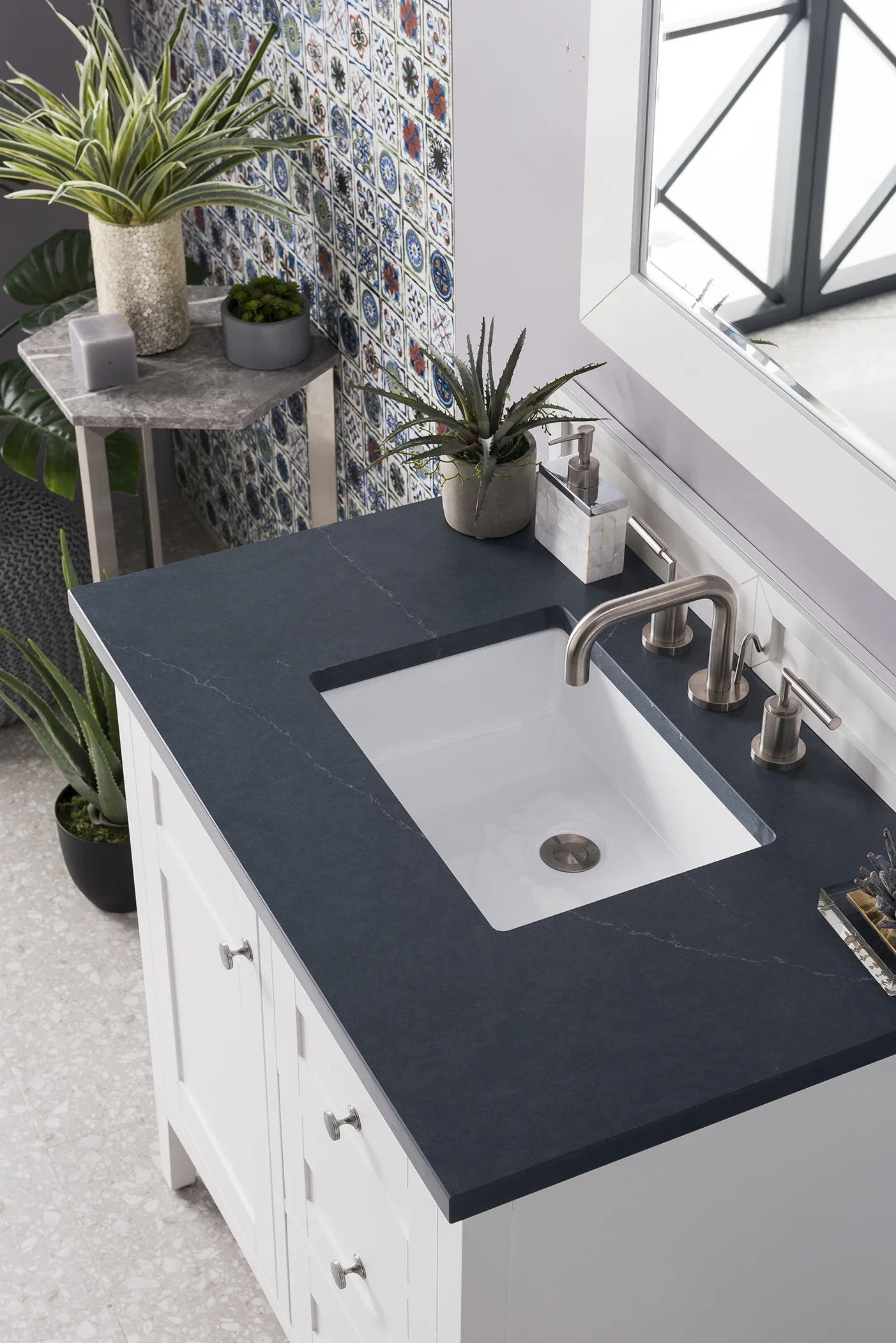 Palisades 36" Single Vanity, Bright White w/ 3 CM Charcoal Soapstone Silestone Top