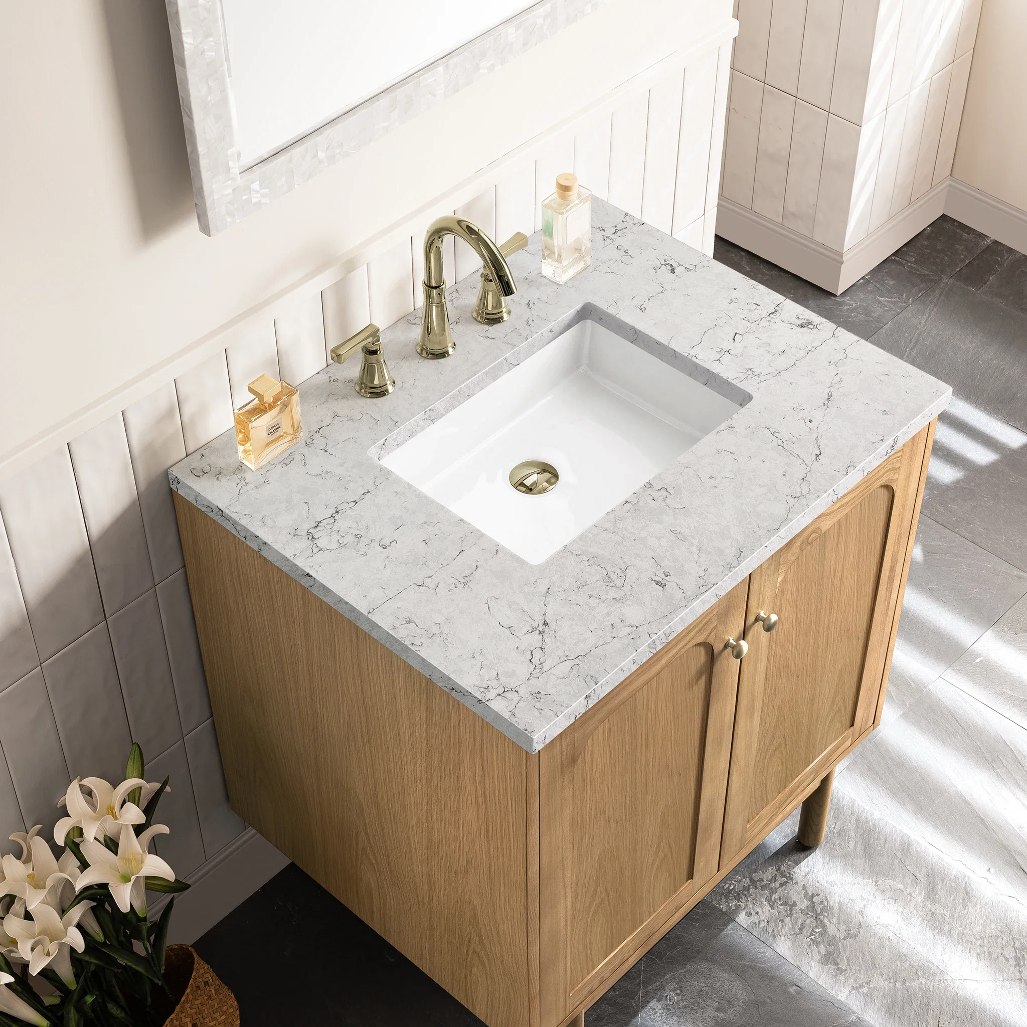 Laurent 30" Single Vanity, Light Natural Oak w/ 3 CM Eternal Jasmine Pearl Top