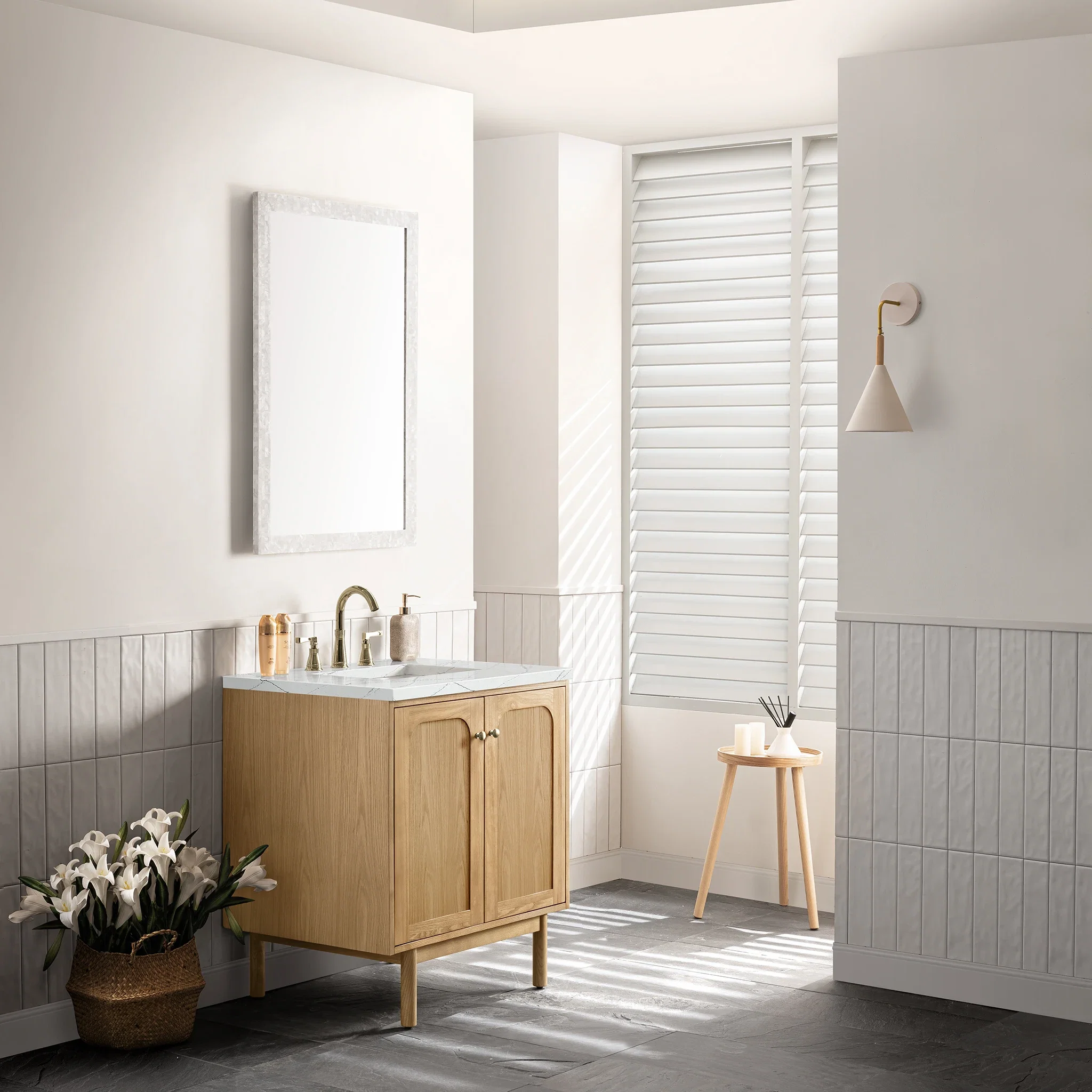 Laurent 30" Single Vanity, Light Natural Oak w/ 3 CM Ethereal Noctis Top