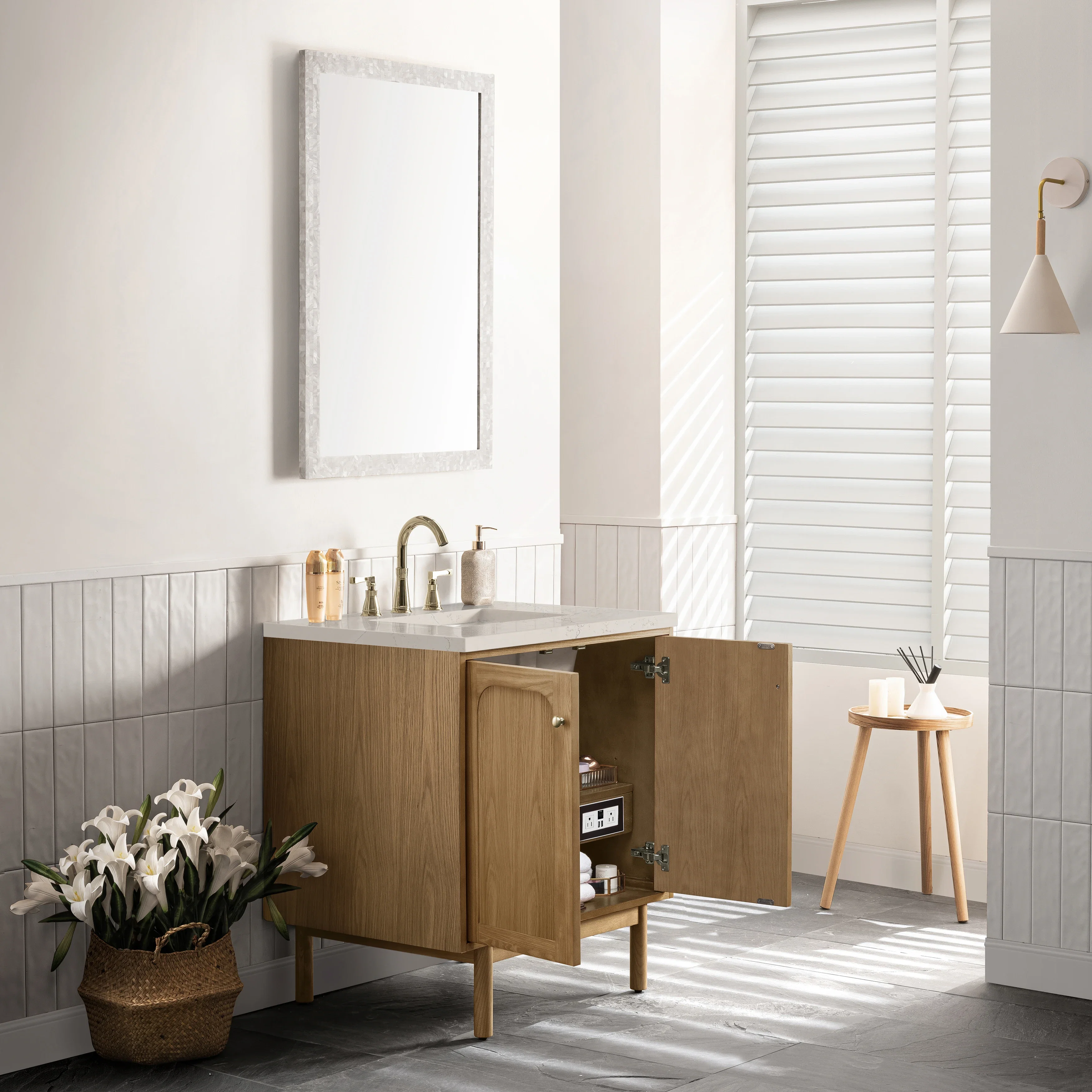 Laurent 30" Single Vanity, Light Natural Oak, w/ 3 CM Siberian Silestone Top