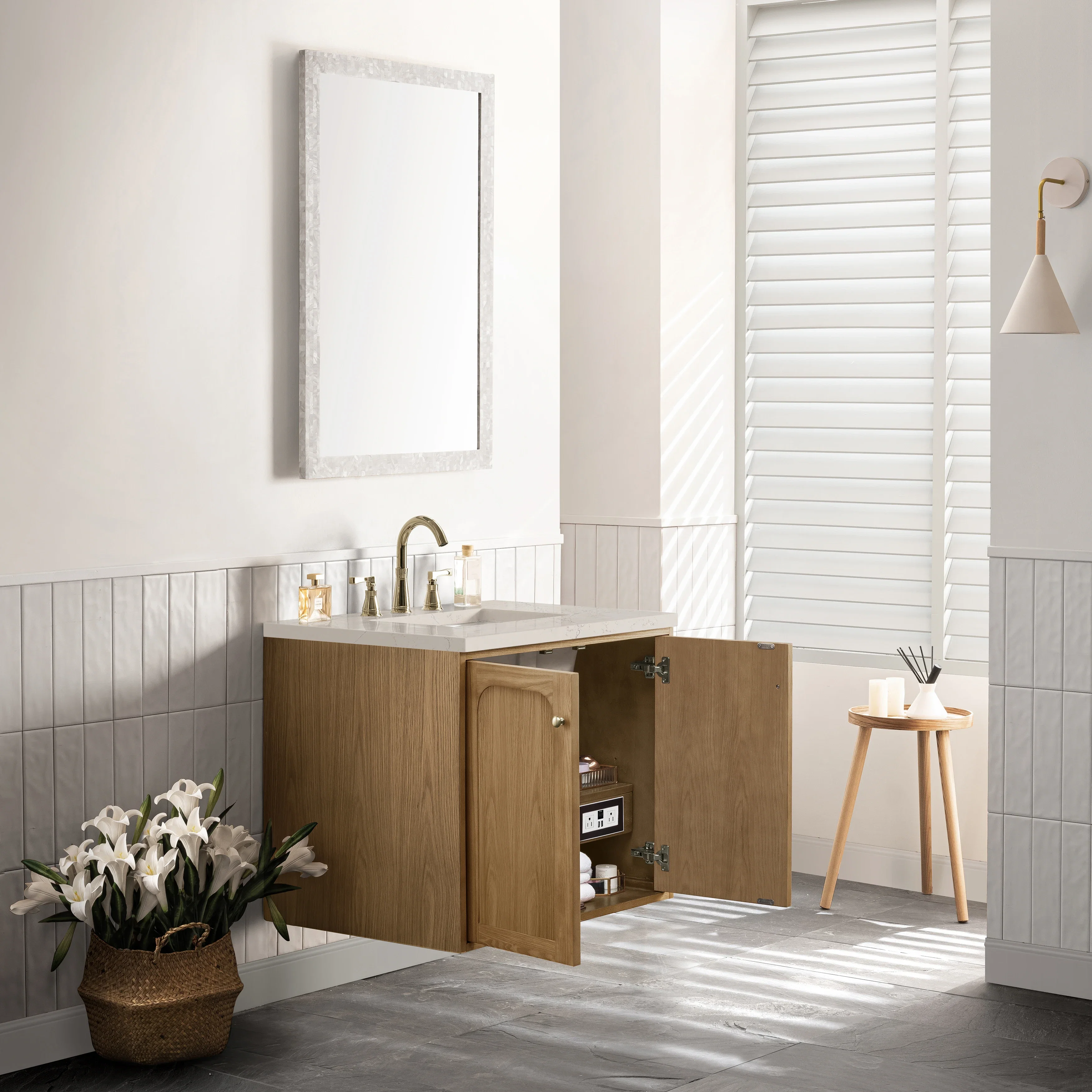 Laurent 30" Single Vanity, Light Natural Oak, w/ 3 CM Siberian Silestone Top