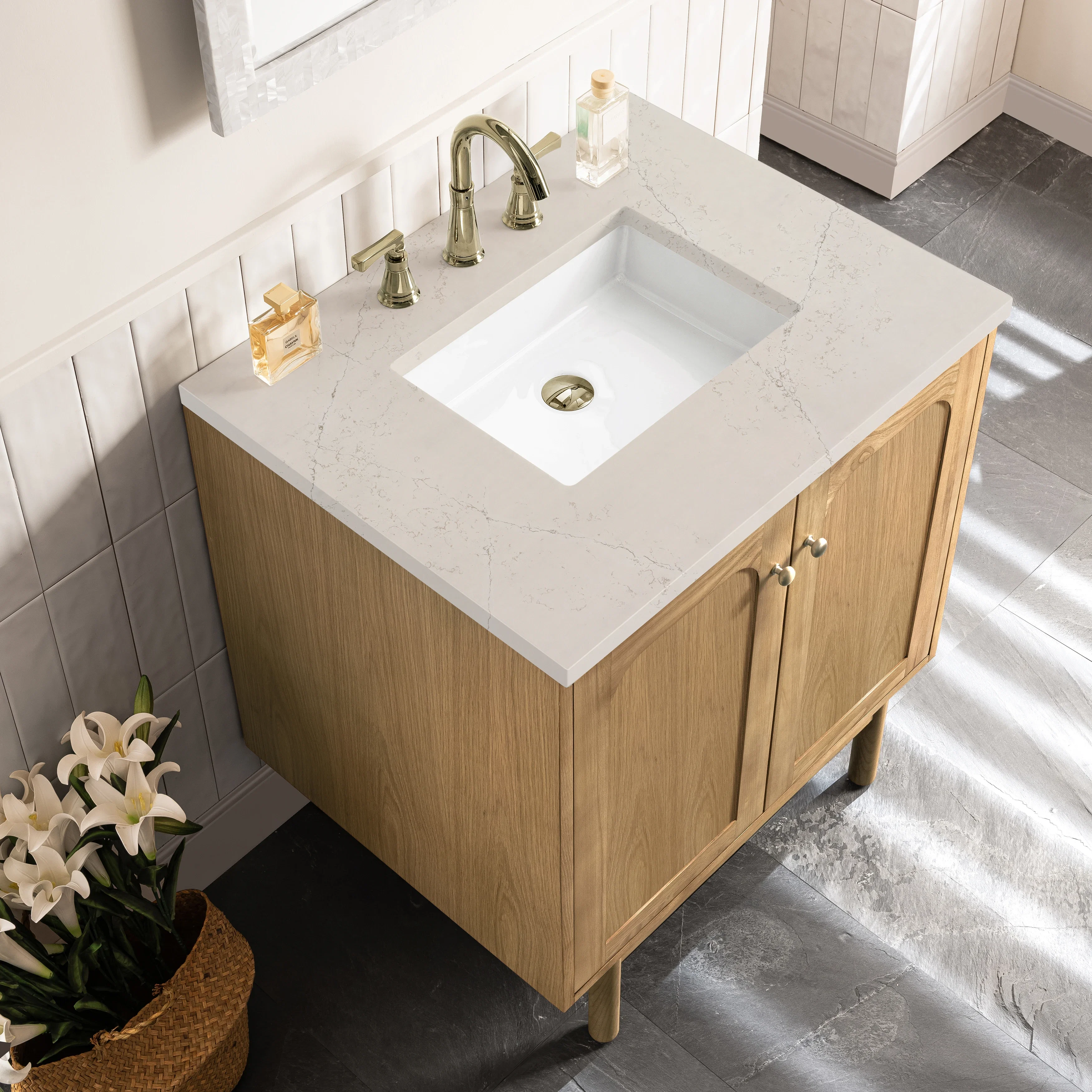 Laurent 30" Single Vanity, Light Natural Oak, w/ 3 CM Siberian Silestone Top