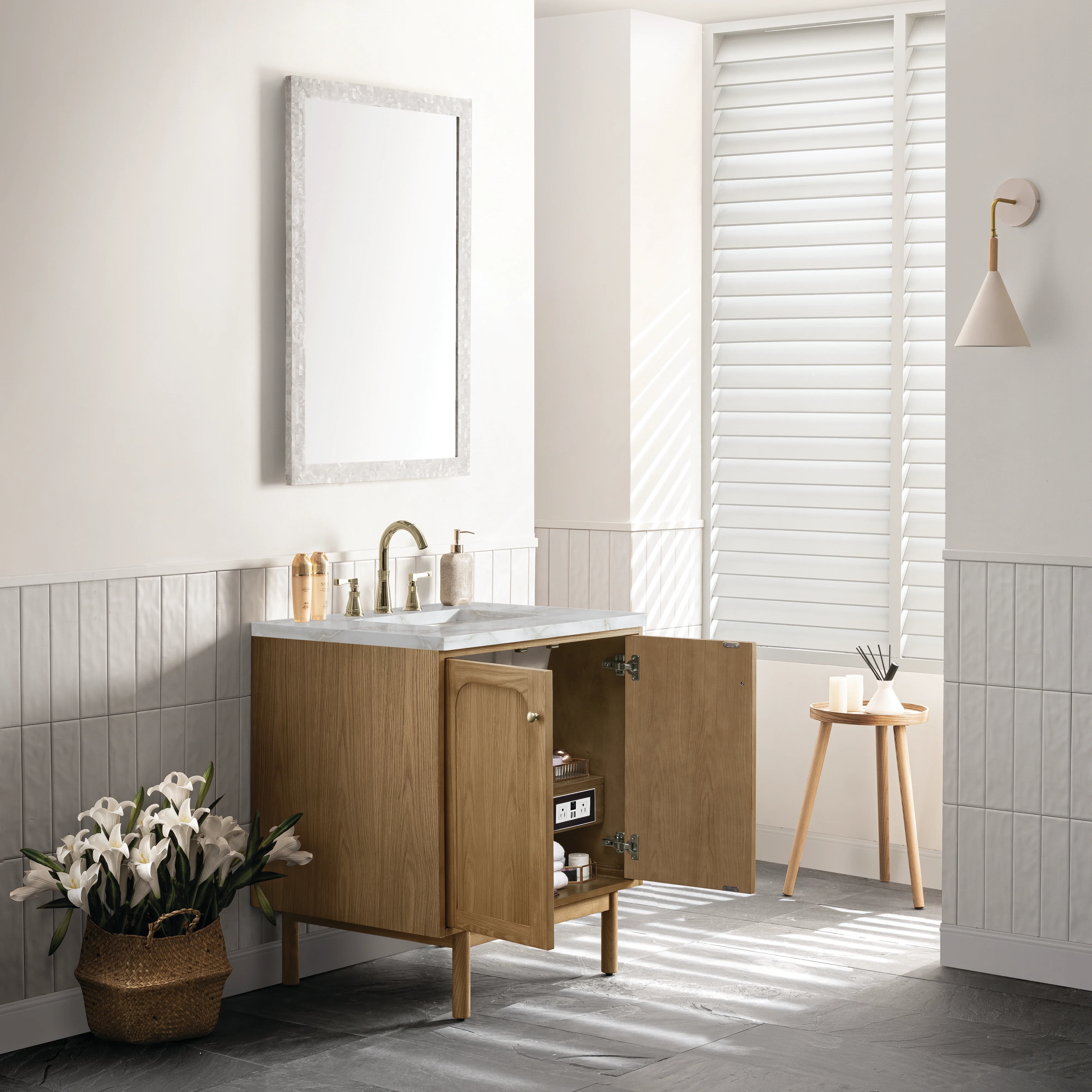Laurent 30" Single Vanity, Light Natural Oak w/ 3 CM Victorian Silver Top