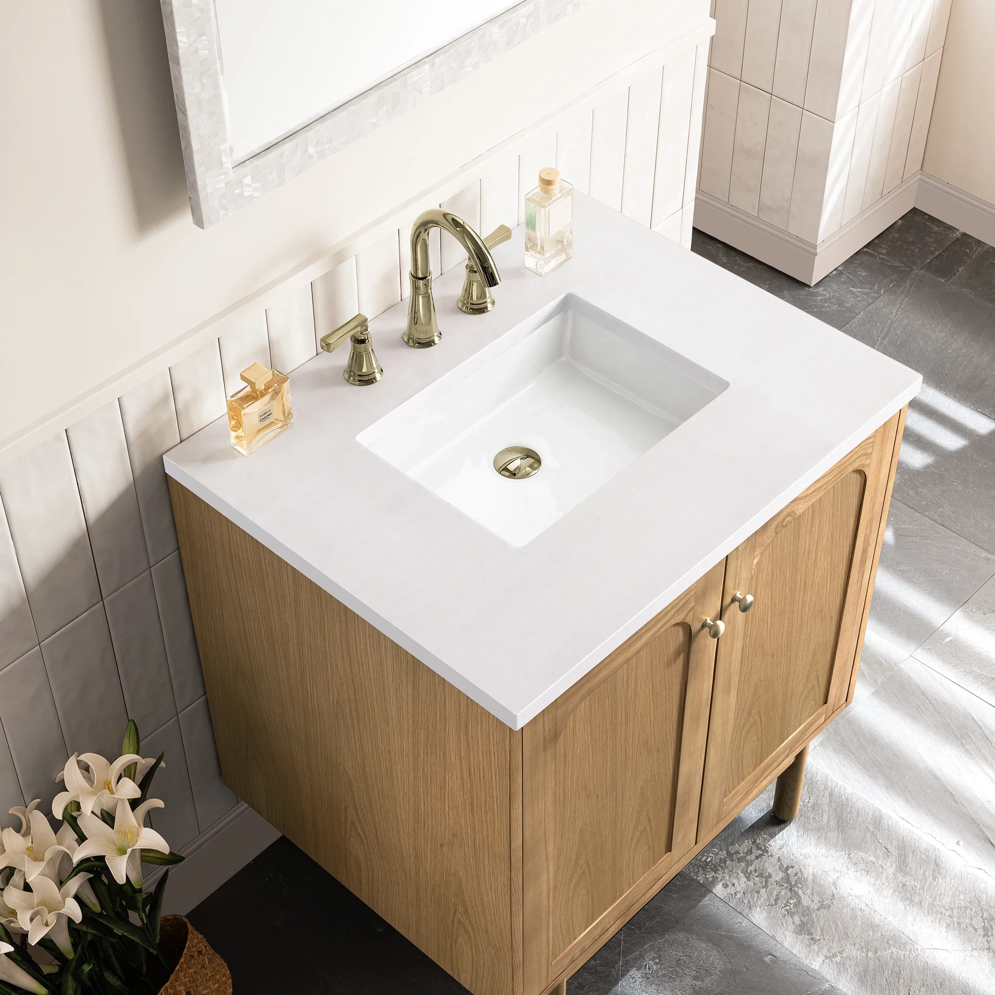 Laurent 30" Single Vanity, Light Natural Oak w/ 3 CM White Zeus Top