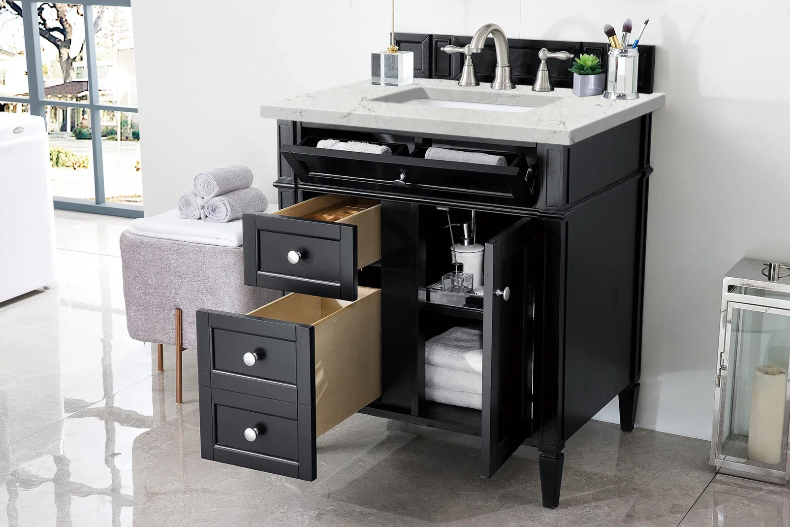 Brittany 30" Single Vanity, Black Onyx, w/ 3 CM Eternal Jasmine Pearl Silestone Top
