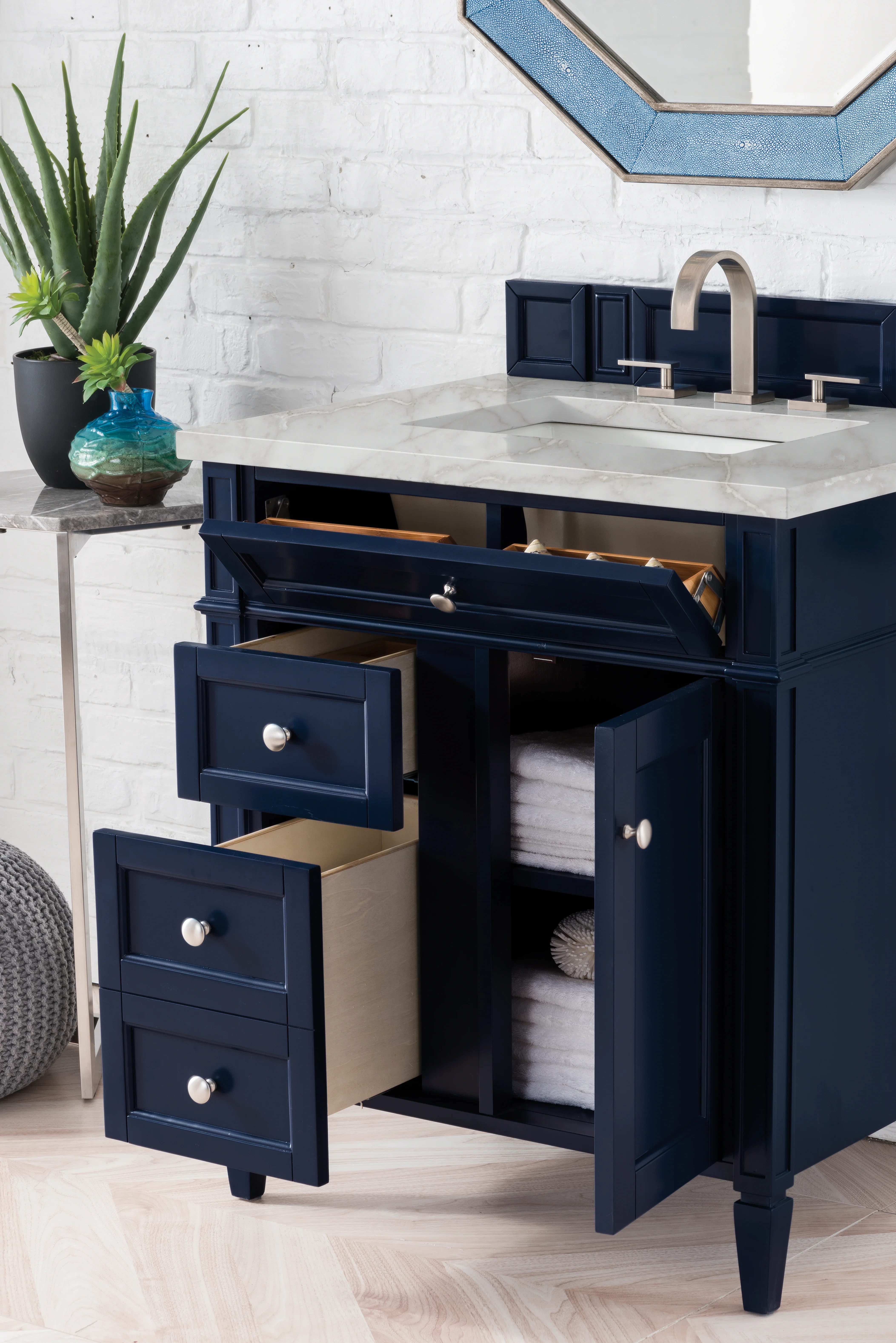 Brittany 30" Single Vanity, Victory Bleu w/ 3 CM Victorian Silver Silestone Top