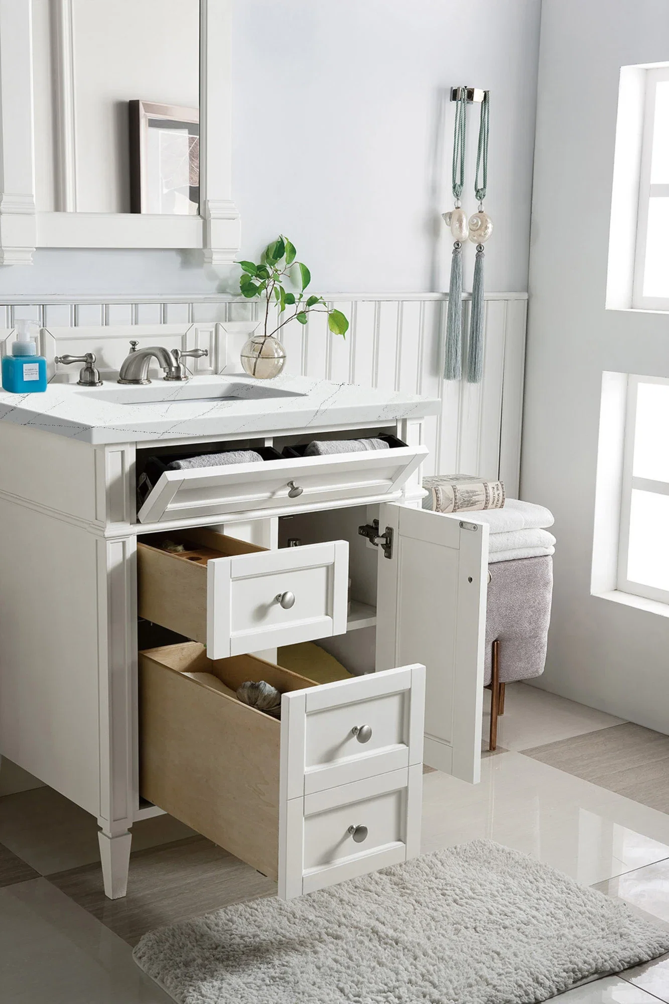 Brittany 30" Single Vanity, Bright White, w/ 3 CM Ethereal Noctis Silestone Top