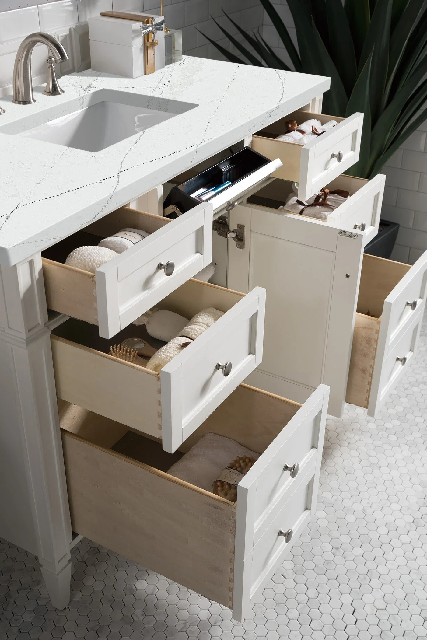 Brittany 48" Single Vanity, Bright White w/ 3 CM Ethereal Noctis Silestone Top