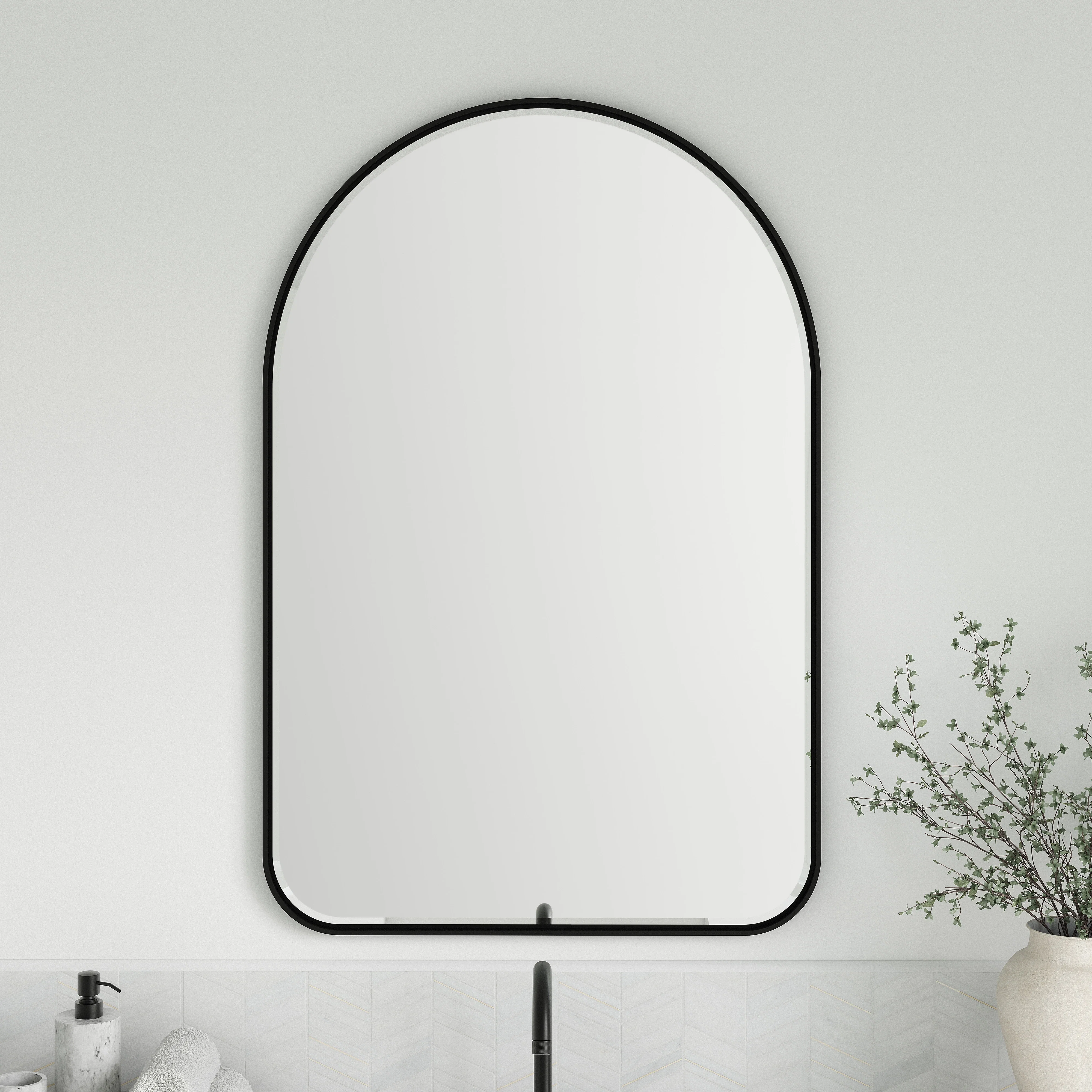 Rohe 24" Arched Mirror, Matte Black