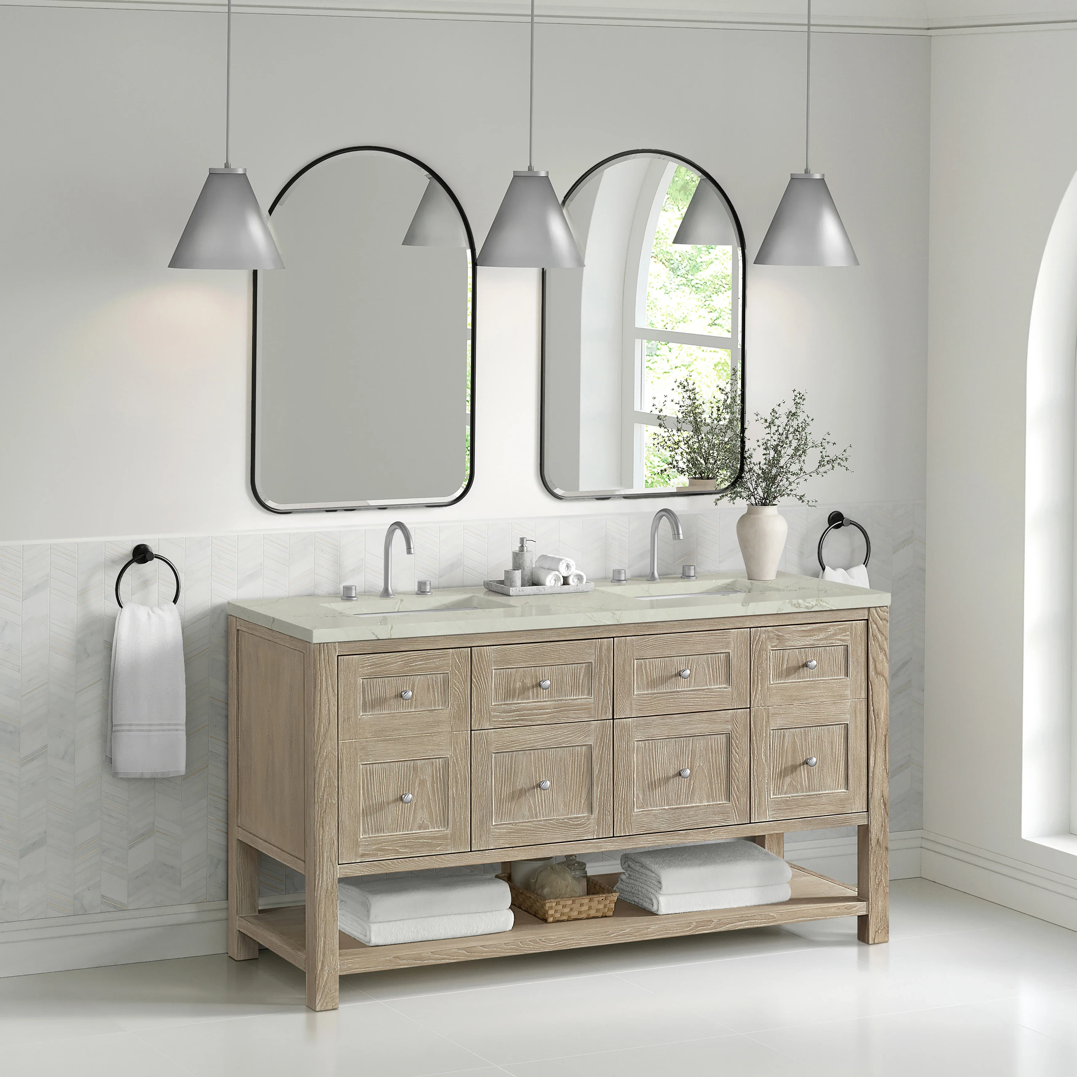 Rohe 24" Arched Mirror, Matte Black