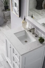 De Soto 30" Single Vanity, Bright White w/ 3 CM Eternal Jasmine Pearl Silestone Top