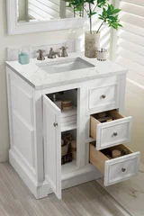 De Soto 30" Single Vanity, Bright White w/ 3 CM Eternal Jasmine Pearl Silestone Top
