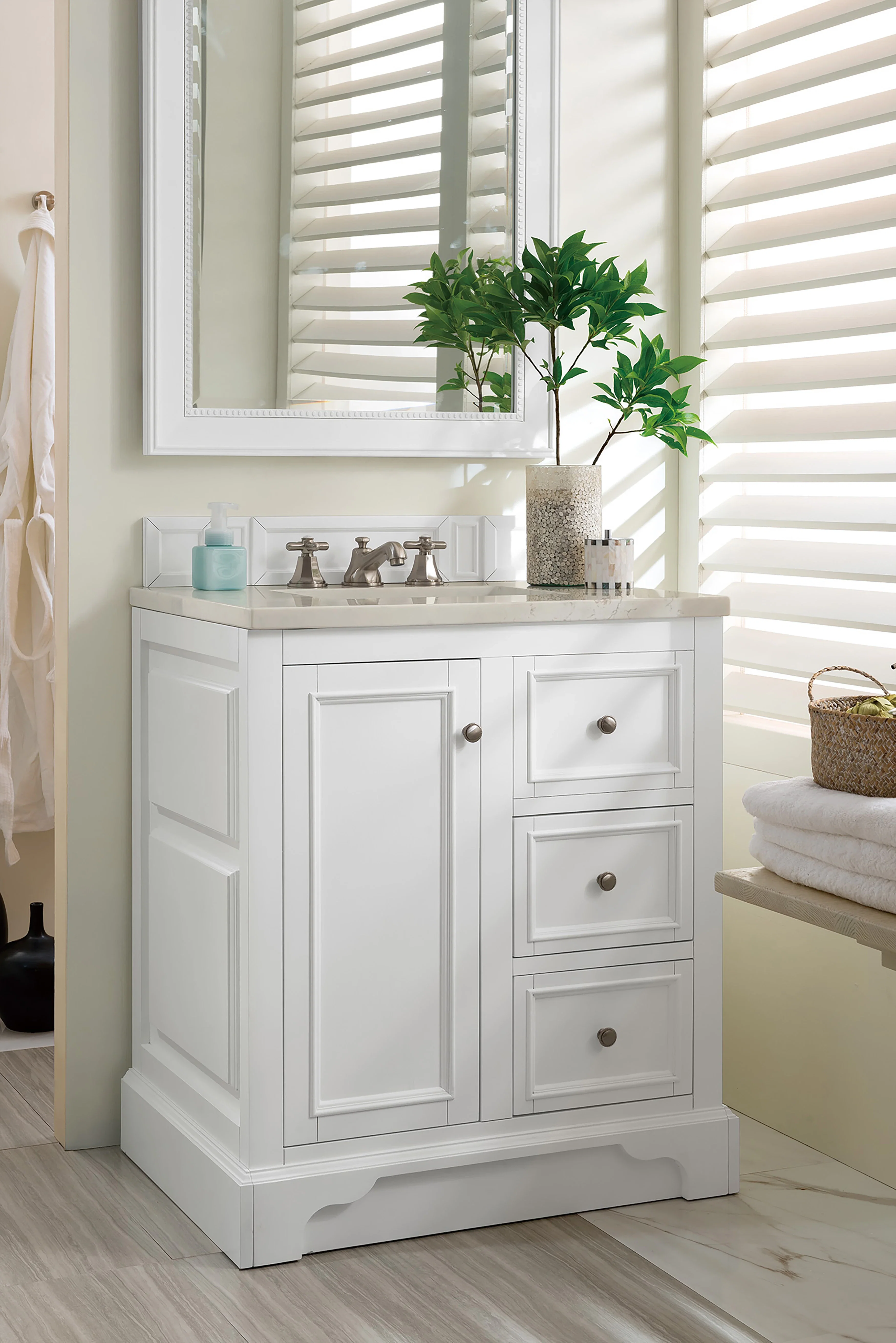 De Soto 30" Single Vanity, Bright White, w/ 3 CM Siberian Silestone Top
