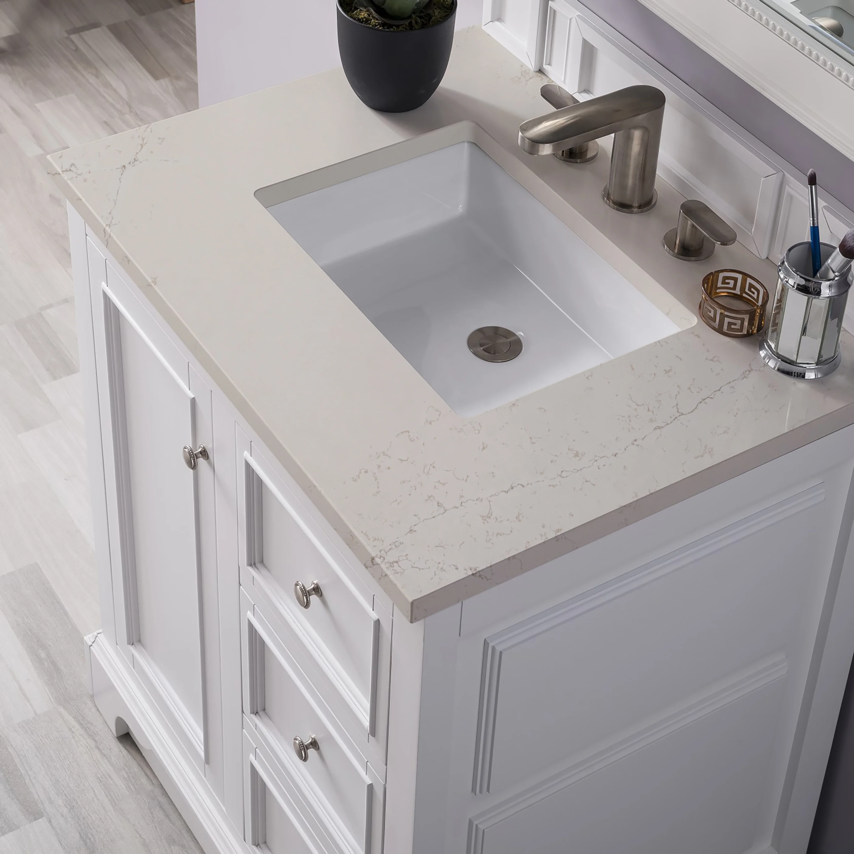De Soto 30" Single Vanity, Bright White, w/ 3 CM Siberian Silestone Top