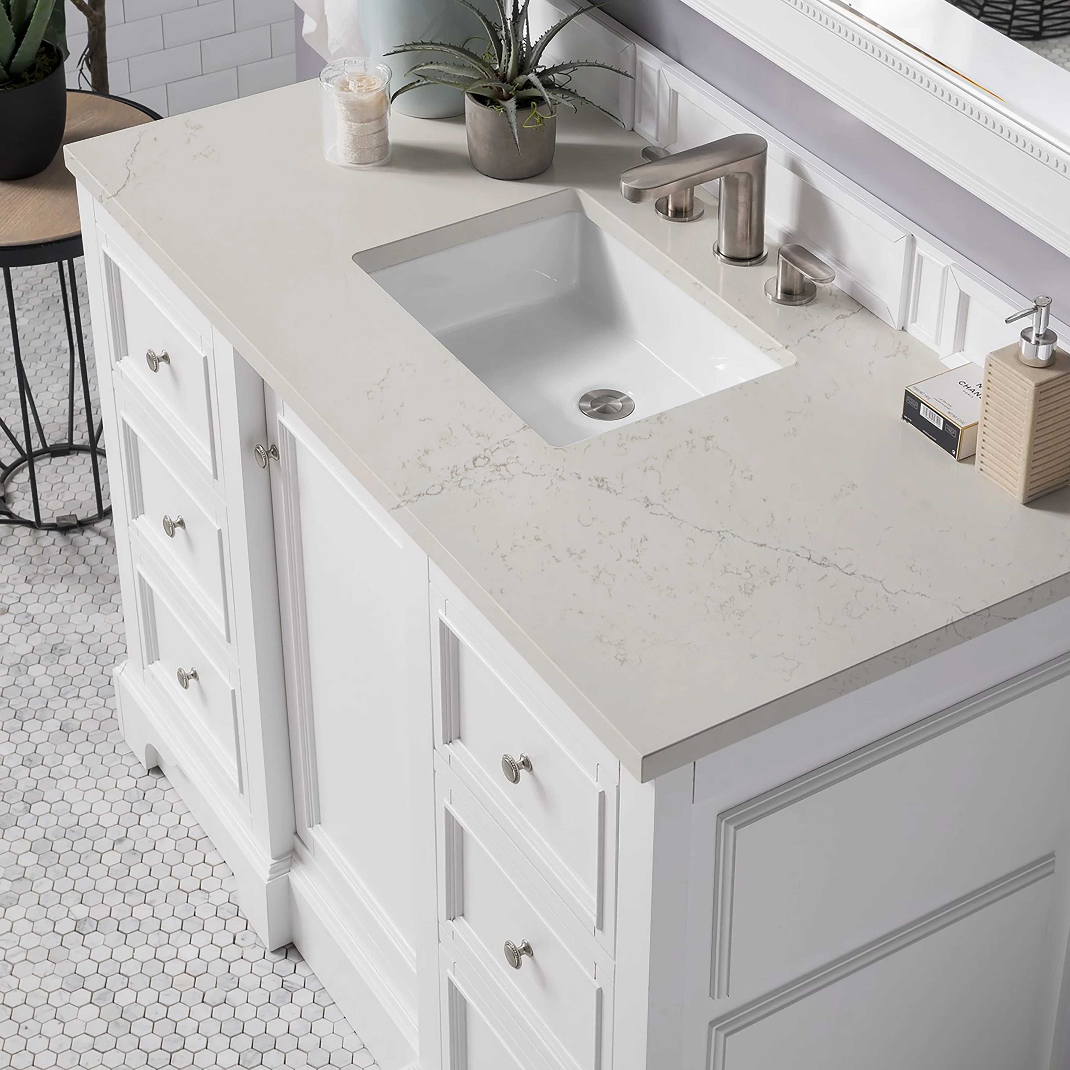 De Soto 48" Single Vanity, Bright White, w/ 3 CM Siberian Silestone Top