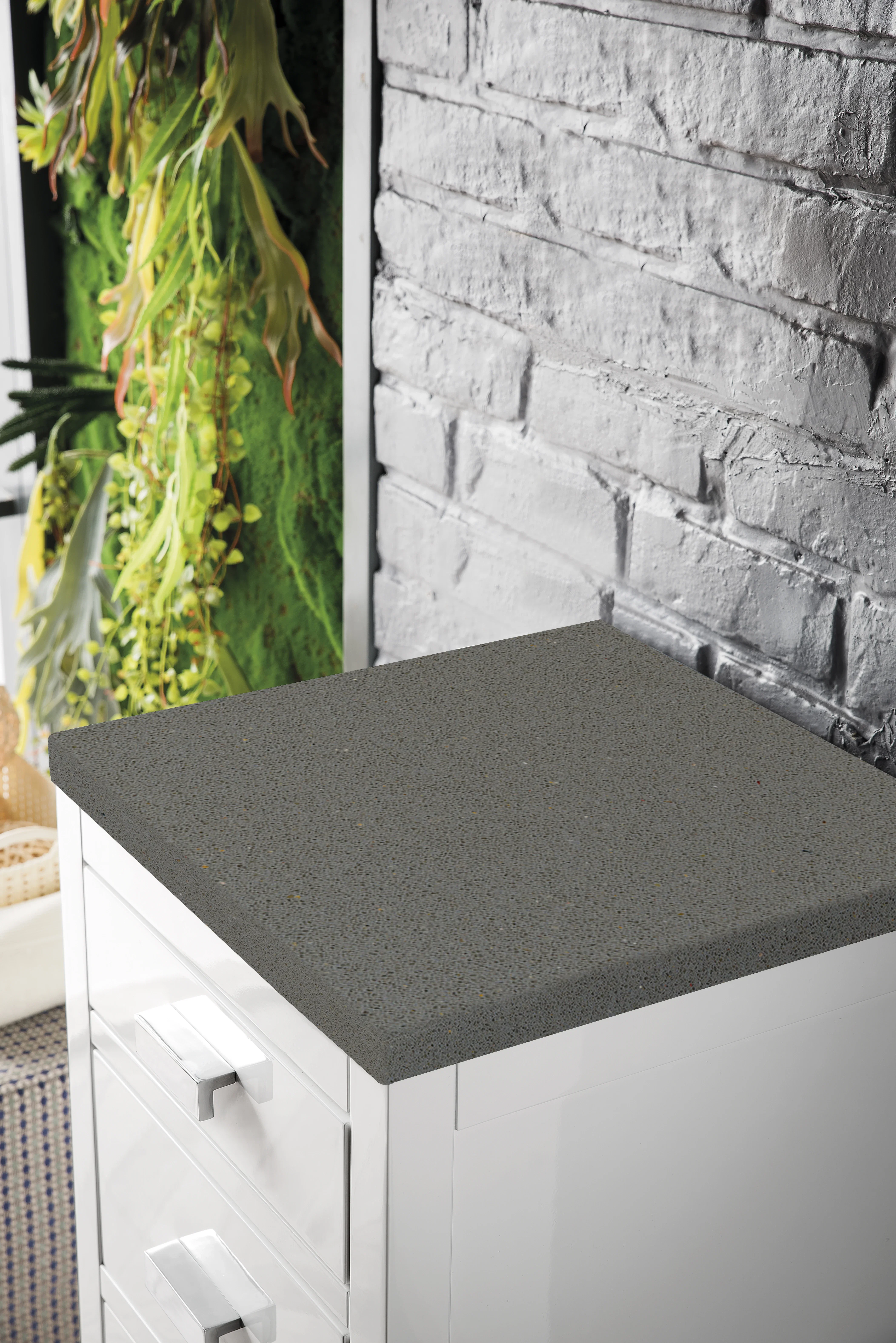 Addison 15" Base Cabinet, Glossy White w/ 3 CM Grey Expo Silestone Top