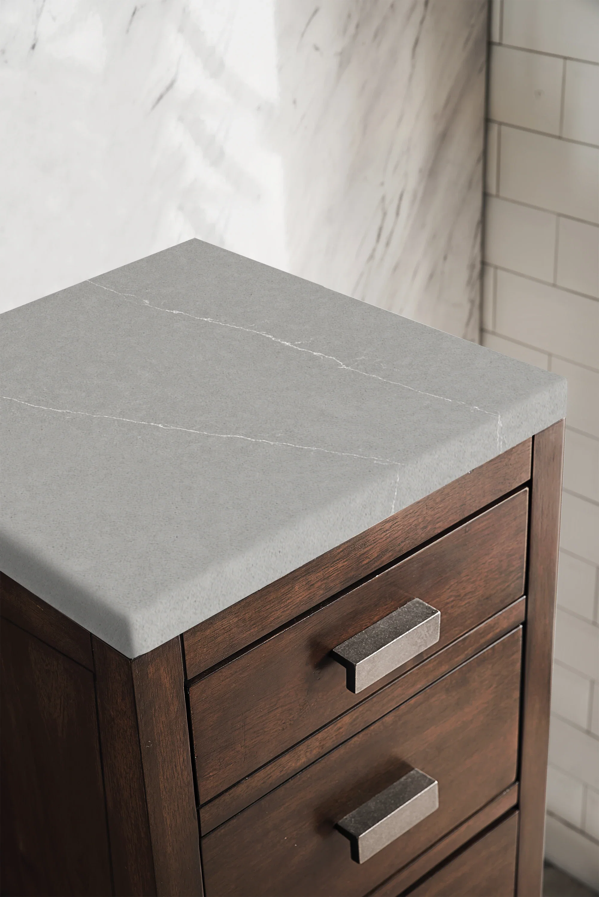 Addison 15" Base Cabinet, Mid-Century Acacia w/ 3 CM Eternal Serena Silestone Top