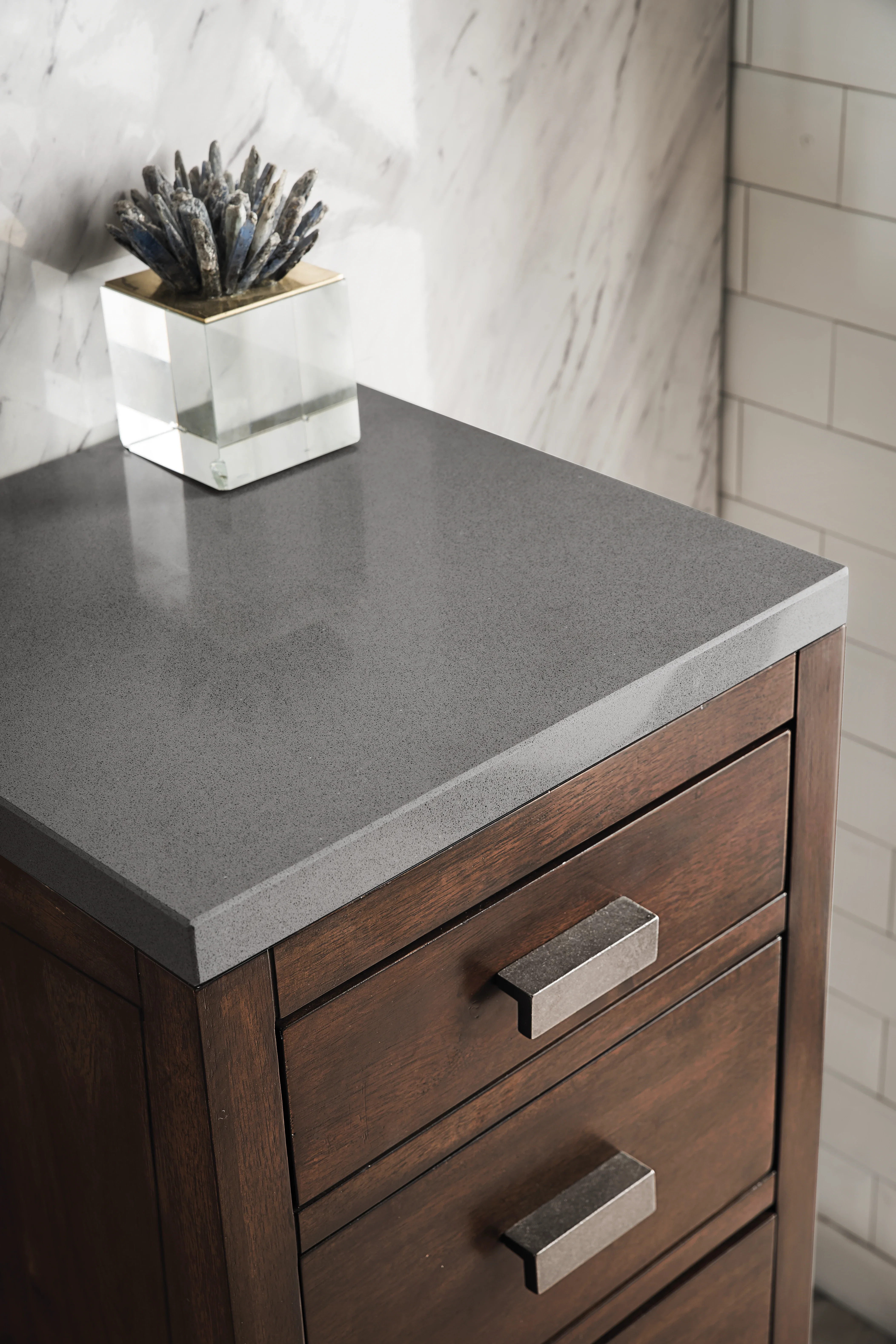 Addison 15" Base Cabinet, Mid-Century Acacia w/ 3 CM Grey Expo Silestone Top