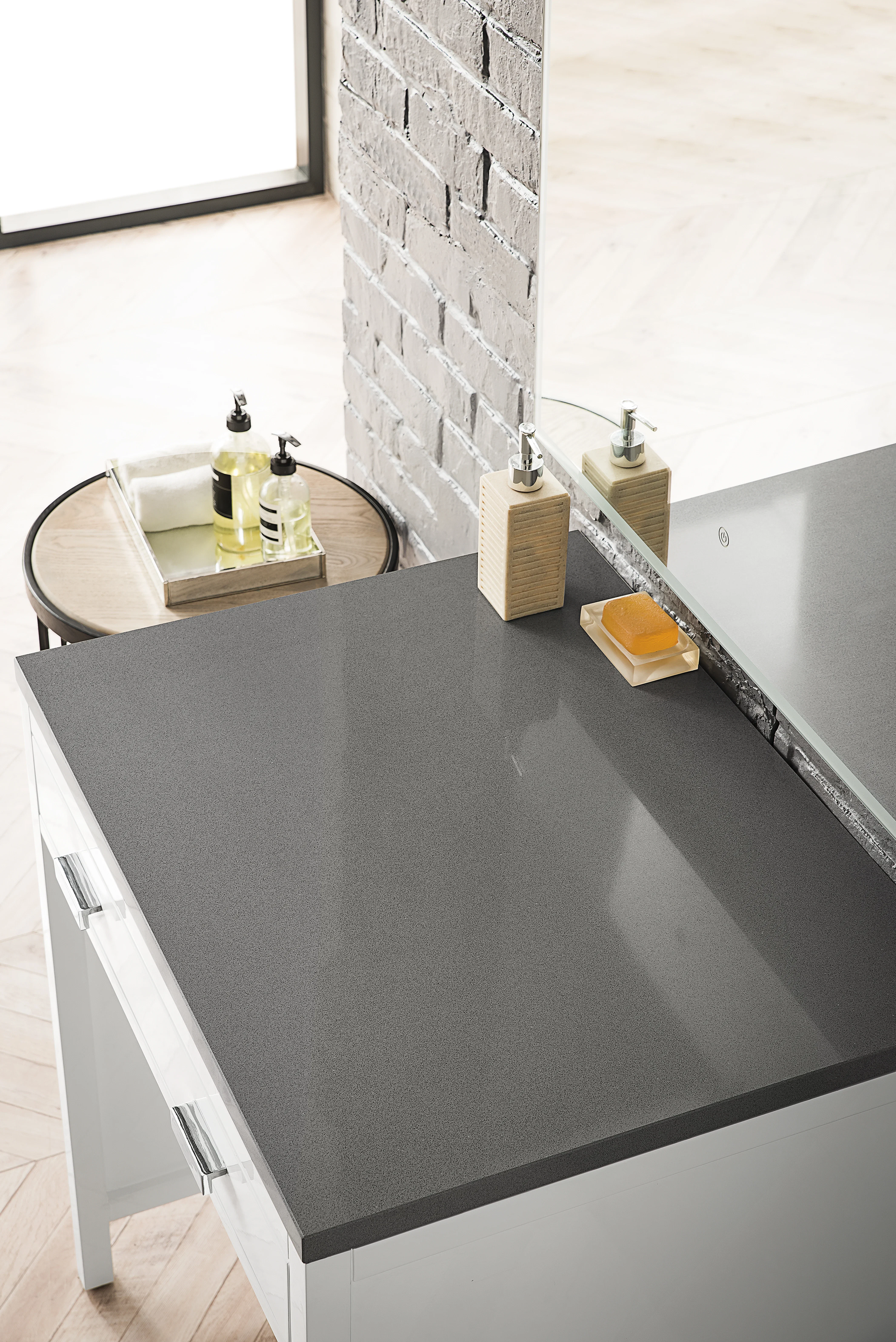 Addison 30" Countertop Unit, Glossy White w/ 3 CM Grey Expo Silestone Top