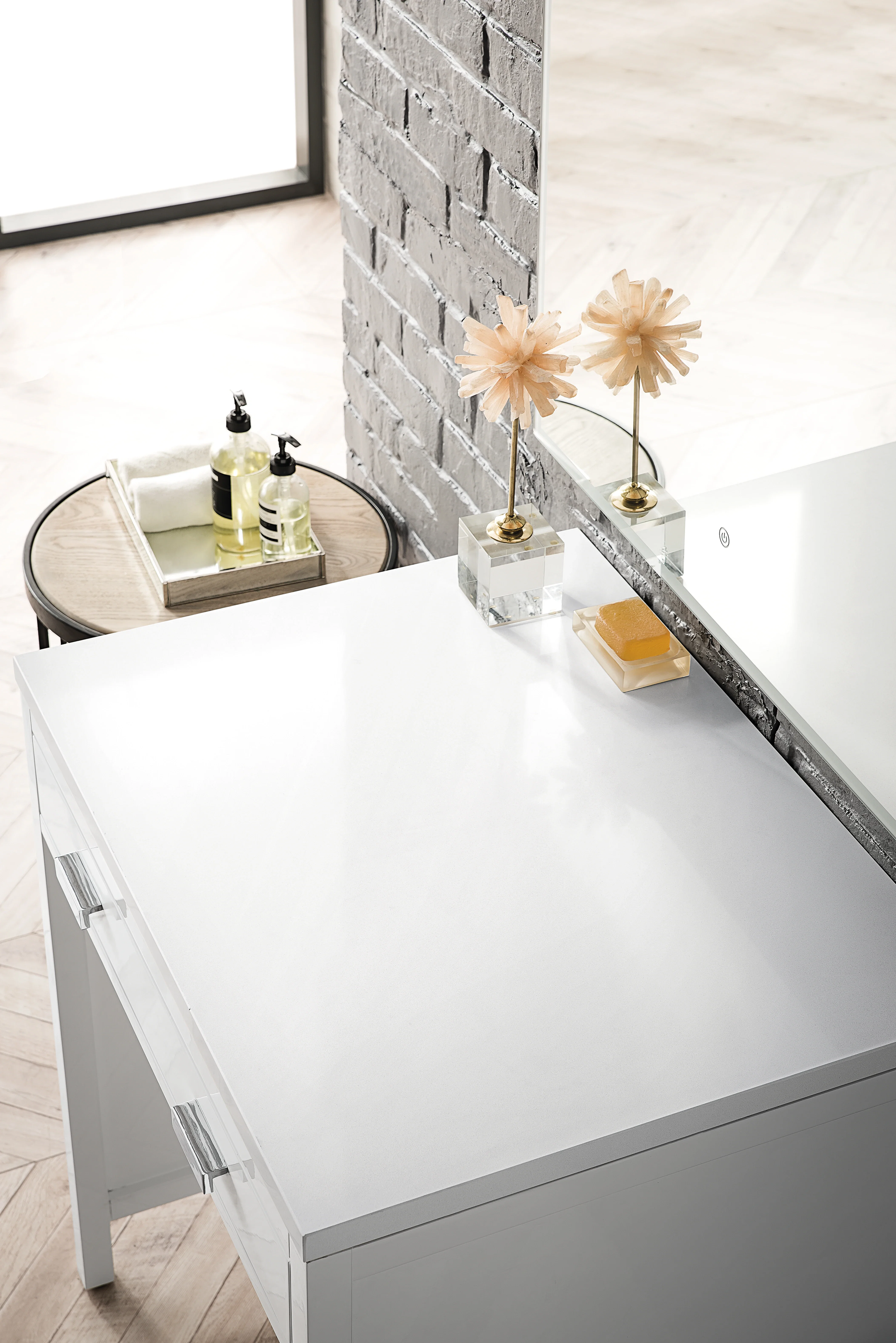 Addison 30" Countertop Unit, Glossy White w/ 3 CM White Zeus Silestone Top