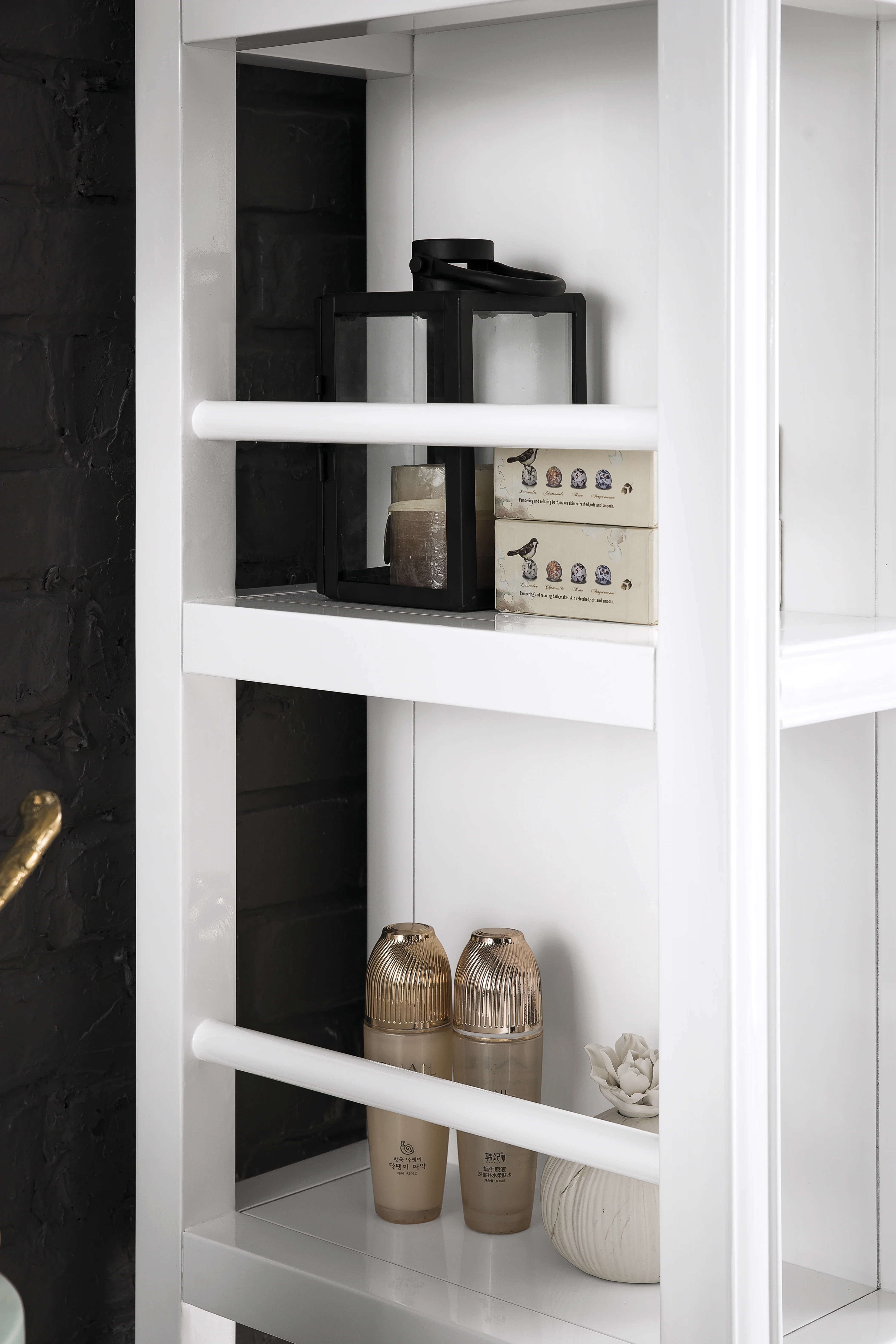 Athens 30" Double-Sided Linen Cabinet, Glossy White