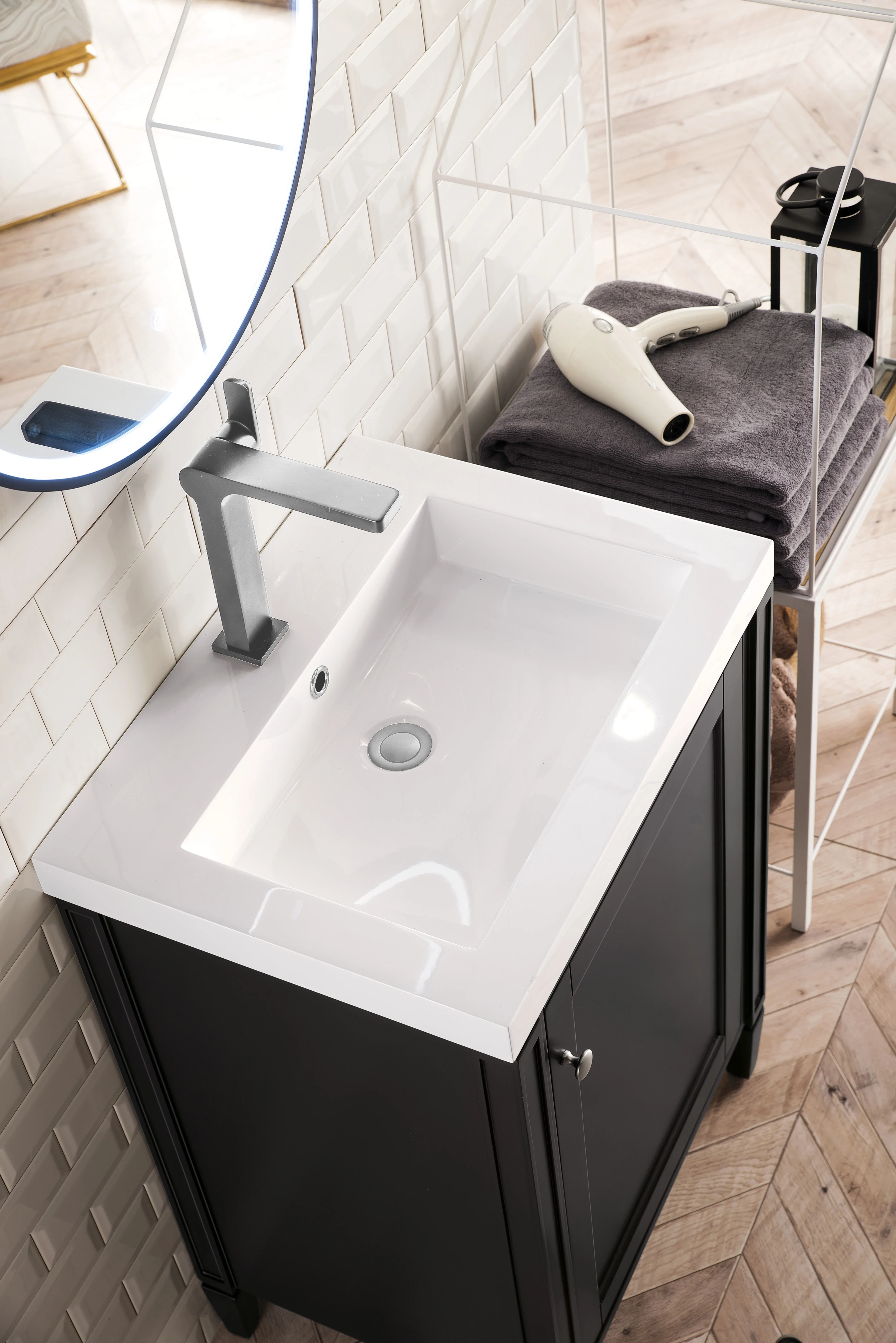 Britannia 24" Single Vanity, Black Onyx w/ White Glossy Composite Stone Top